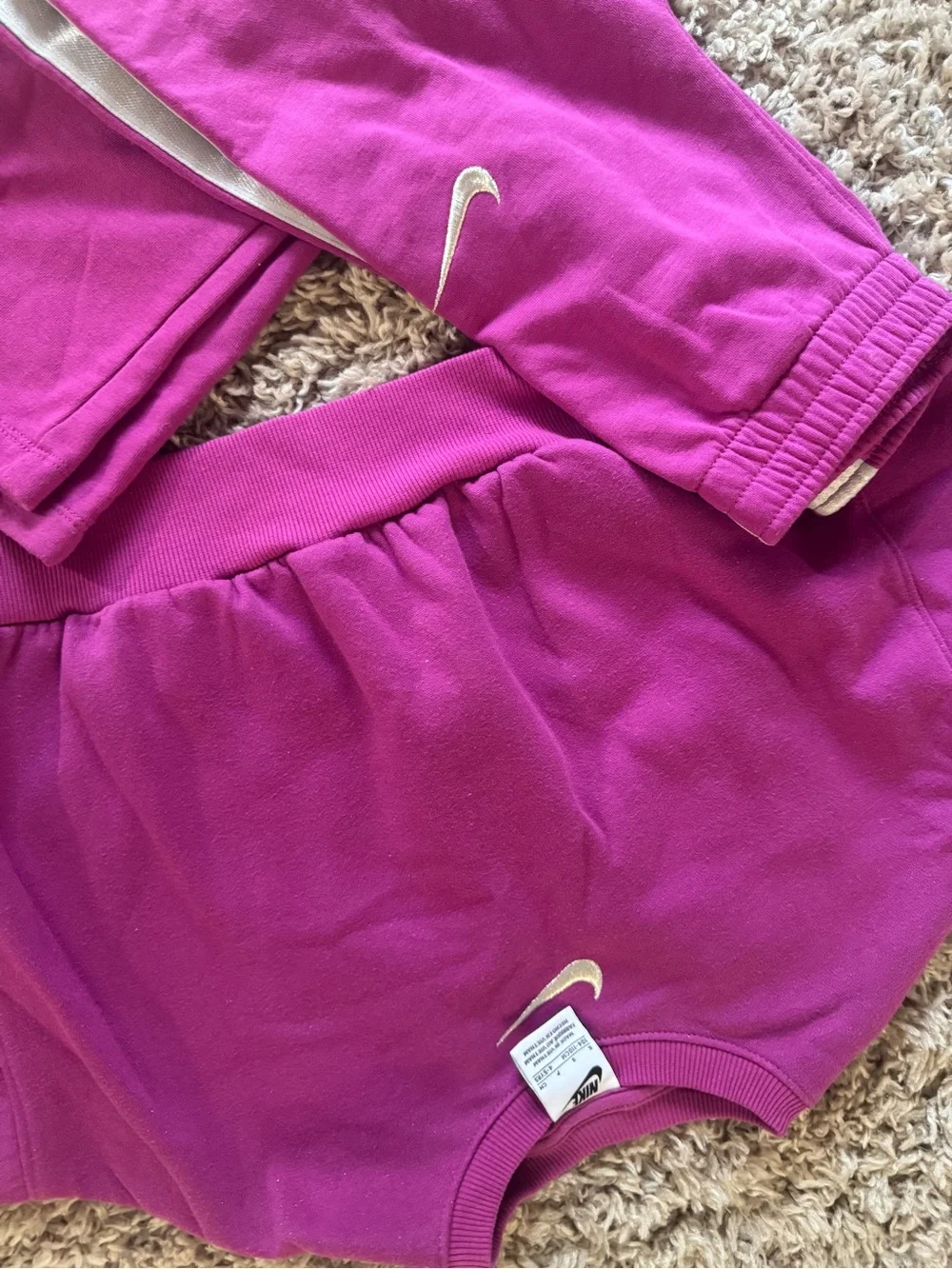 Nike Girls Bright Fuchsia Crewneck Sweatshirt & Jogger set